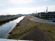 新方川　間久里新田橋