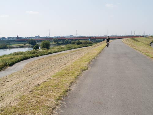 遠くに笹目橋